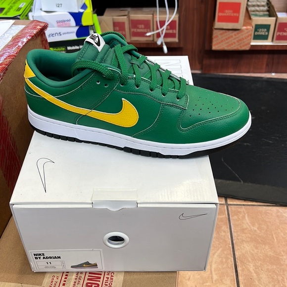 Nike dunks size 11 Mens. Green and yellow with black bottom - Picture 1 of 6